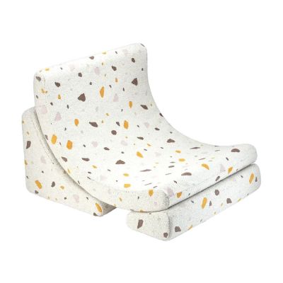 Fotoliu de copii alb cu tapiÈu009Berie din Èu009BesÄu0083turÄbouclÃ©/cu tapiÈu009Berie din chenille Terrazzo Moon âu0080Wigiwama