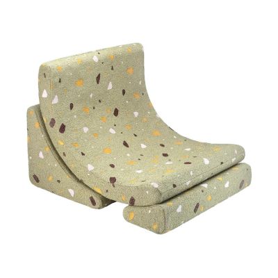 Fotoliu de copii verde cu tapiÈu009Berie din Èu009BesÄu0083turÄbouclÃ©/cu tapiÈu009Berie din chenille Terrazzo Moon âu0080Wigiwama