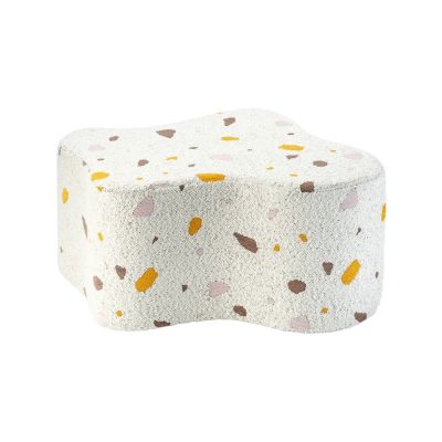 Puf de copii alb cu tapiÈu009Berie din Èu009BesÄu0083turÄbouclÃ©/cu tapiÈu009Berie din chenille Terrazzo Cloud âu0080Wigiwama