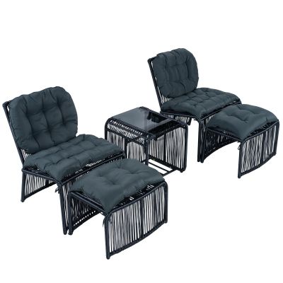 Set mobilier de grădină de exterior în 5 piese, set lounge pentru balcon cu 2 scaune, 2 taburete și masă cu blat din sticlă, Negru+Gri